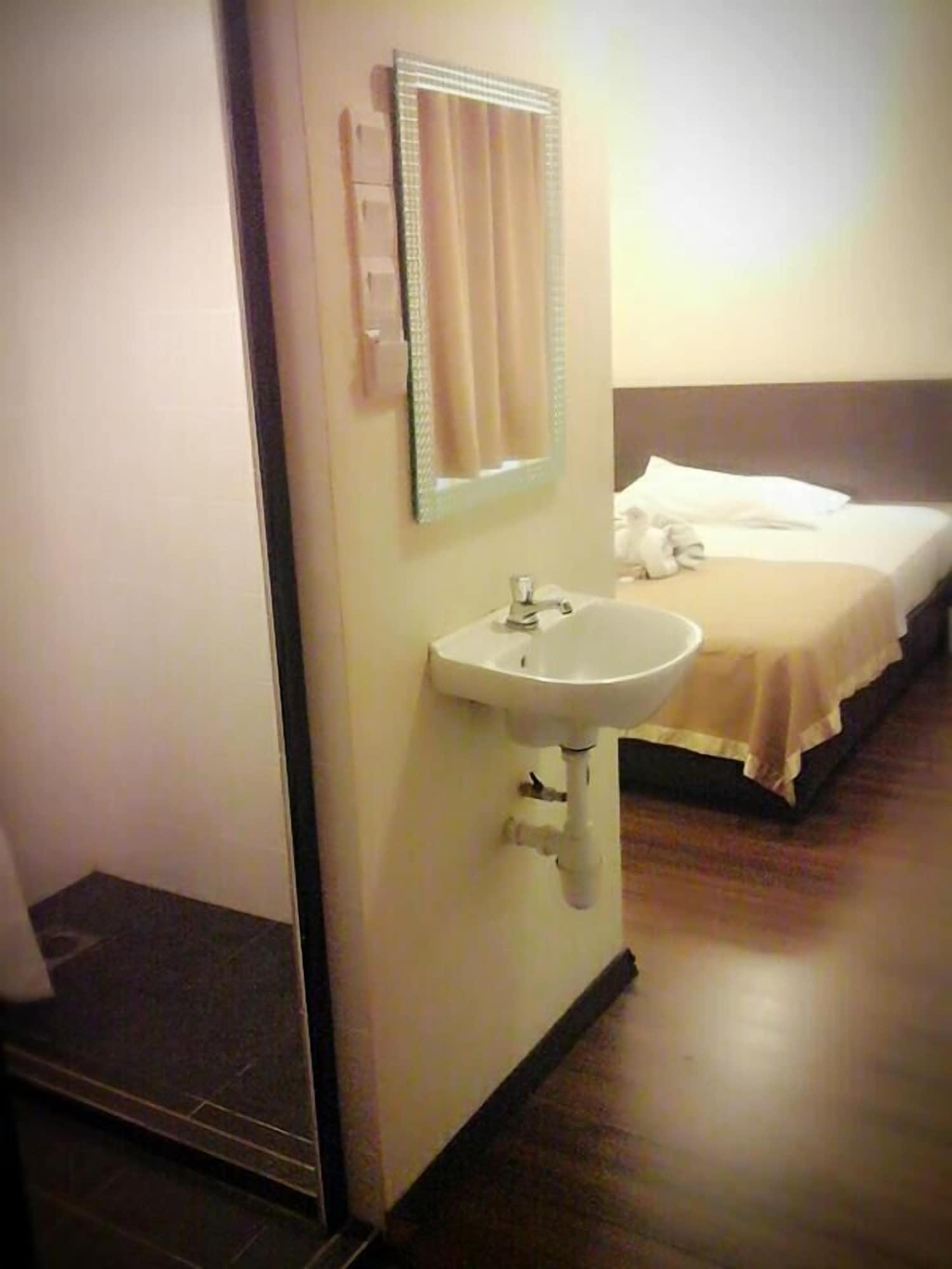 Hotel So 2*