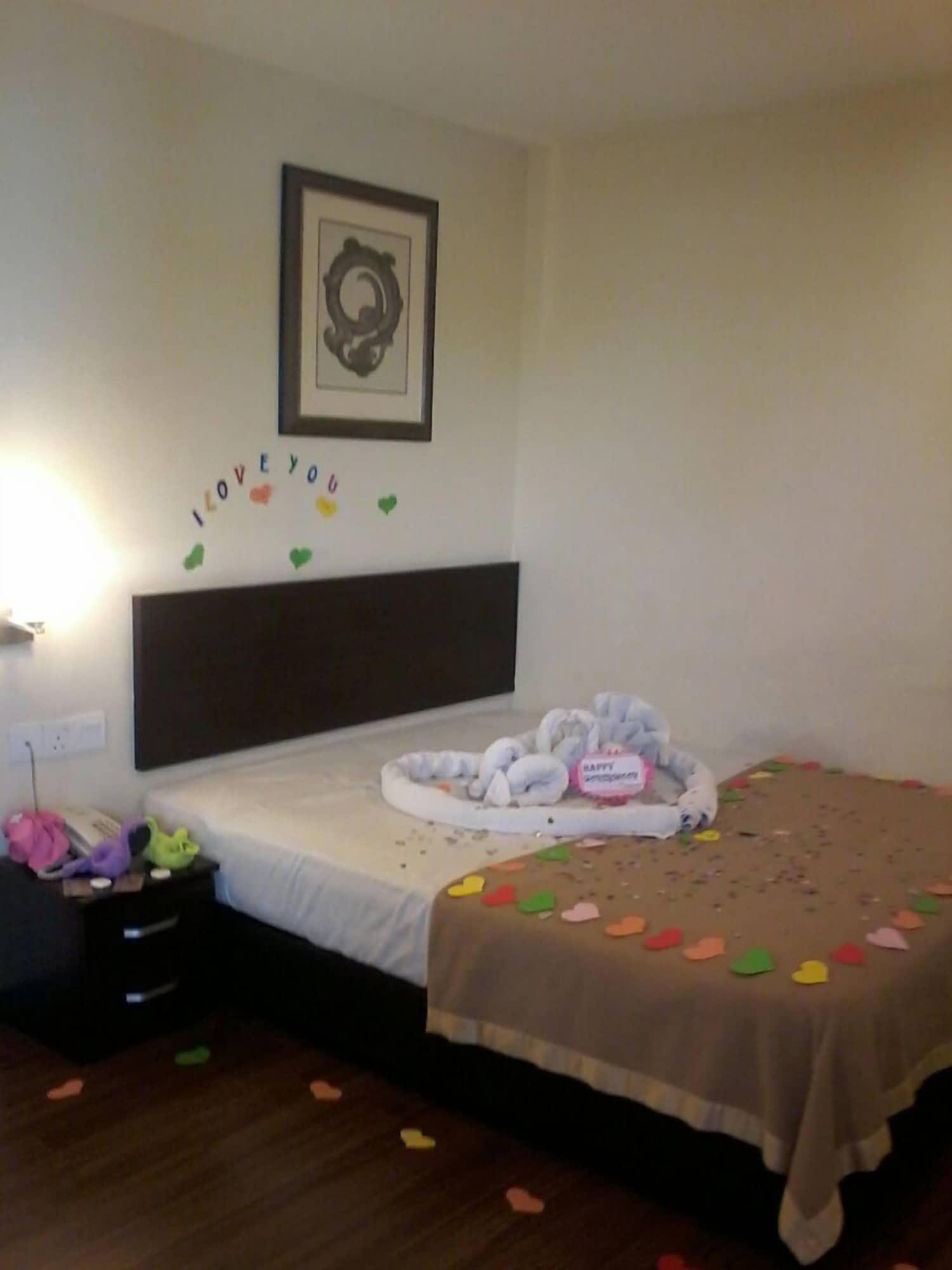Hotel So 2*